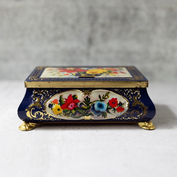 Vintage German Fricke & Nacke hinged metal footed tin blue gold floral feet - Picture 6 of 9
